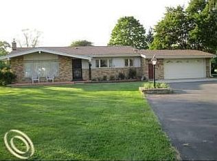 34415 Moravian Dr, Sterling Heights, MI 48312