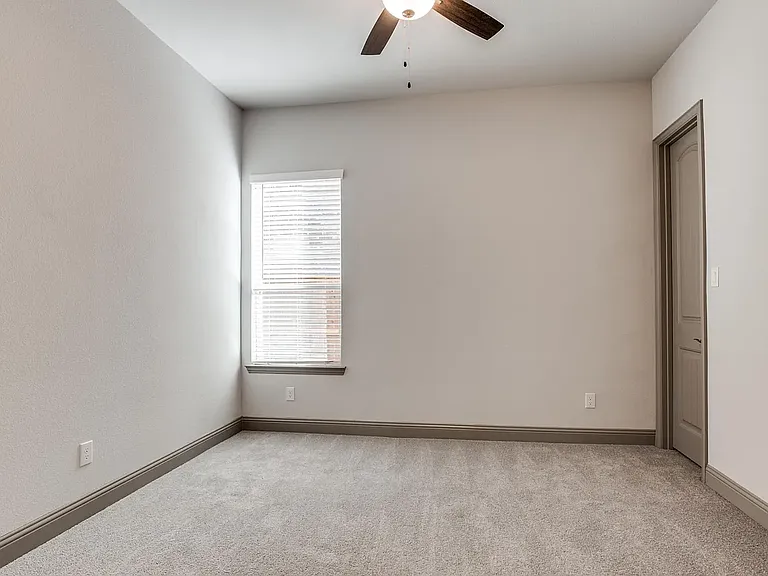 7617 Regal Ln — Photo 18