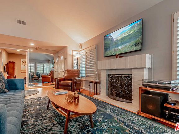 4th image of 8704 Edmonton Pl