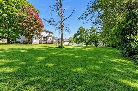 3rd image of 1512 Oak Ridge Ct
