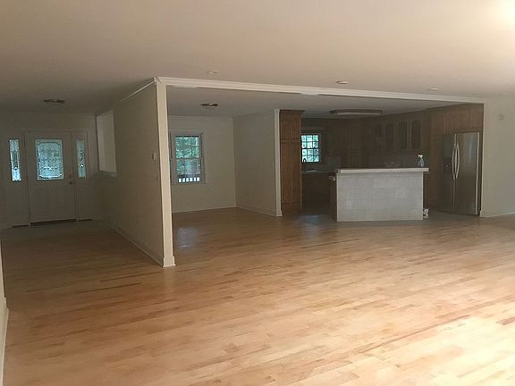 Foyer, dining room, kitchen