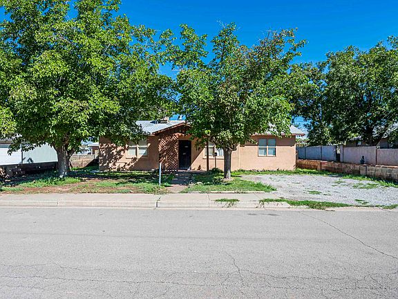 2nd image of 903 Catalina Ln