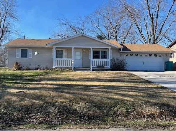 514 Johnson St, Bourbon, MO 65441