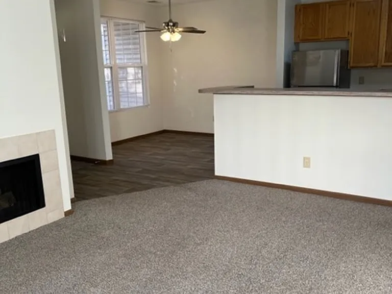 Hollow Creek IV Apartments — Photo 16