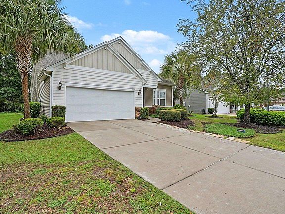 3rd image of 304 Esher Ct.