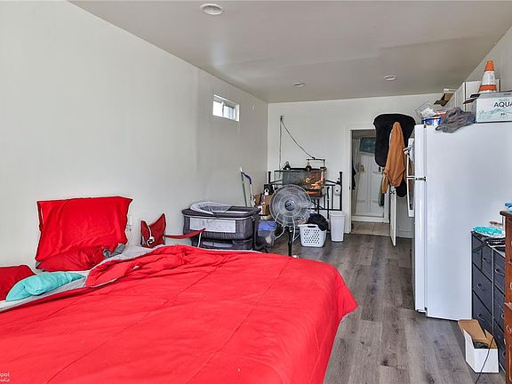 5th image of 115 E Ruddle St