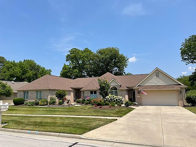 1st image of 300 Larchwood Dr