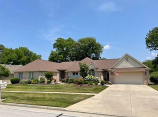 300 Larchwood Dr, Bowling Green, OH 43402