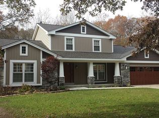 921 Wynhaven Ln, Ballwin, MO