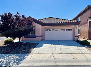 31 Bay Course Ct, Las Vegas, NV 89148