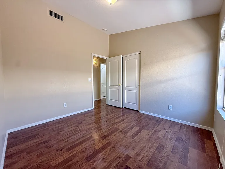 9821 W Yukon Dr — Photo 9