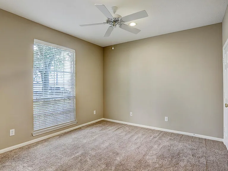 9907 Kemp Forest Dr — Photo 14