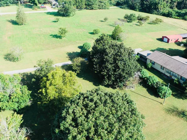 560 Glenloch Rd, Roopville, GA 30170