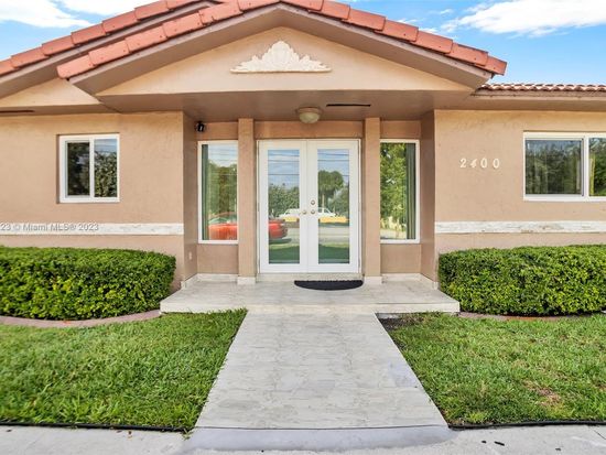 2400 W 70th Pl, Hialeah, FL 33016