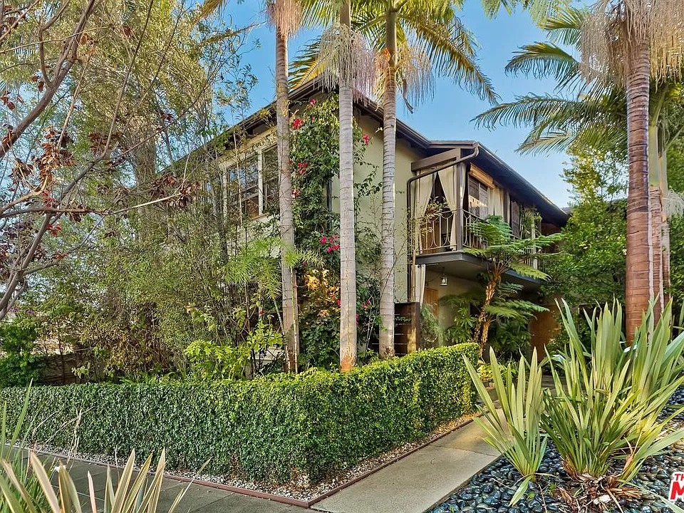 251 3rd Ave