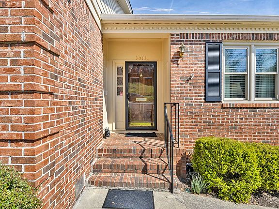 3rd image of 3013 Longleaf Rd