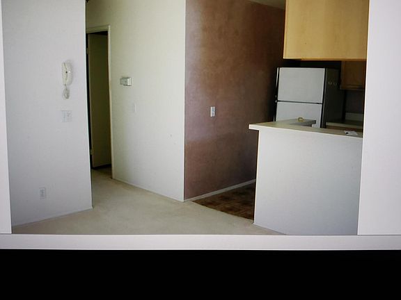 4th image of 4560 Cleveland Ave