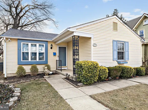 338 W Pine St, Audubon, NJ 08106