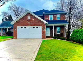 425 Oak Ave, Wood Dale, IL 60191