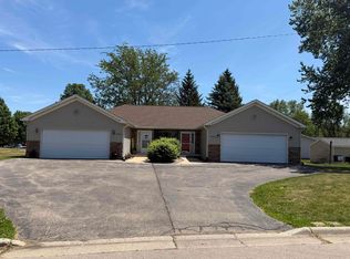 2302/2308 Bootmaker Dr N, Beloit, WI 53511