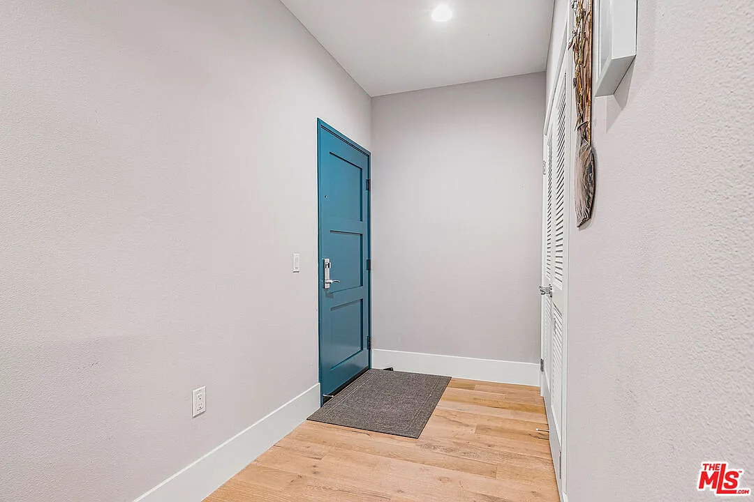 3 bed, 2.0 bath, 1617 sqft, $3,850 — Photo 4