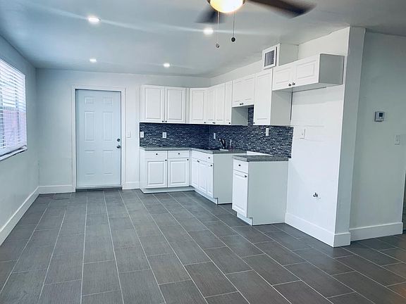 2nd image of 300 NE 172nd St #2