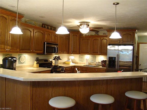5th image of 12 Bluestone Dr