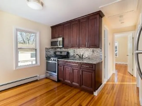 39 Case Ave Floor 2, Patchogue, NY 11772