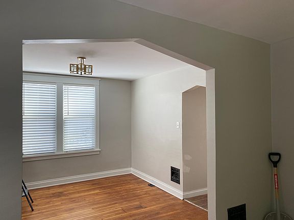 5th image of 4342 Tholozan Ave