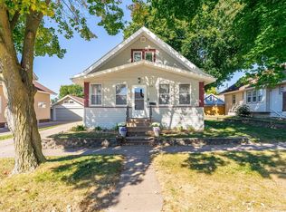 115 Magnolia St, Muscatine, IA 52761