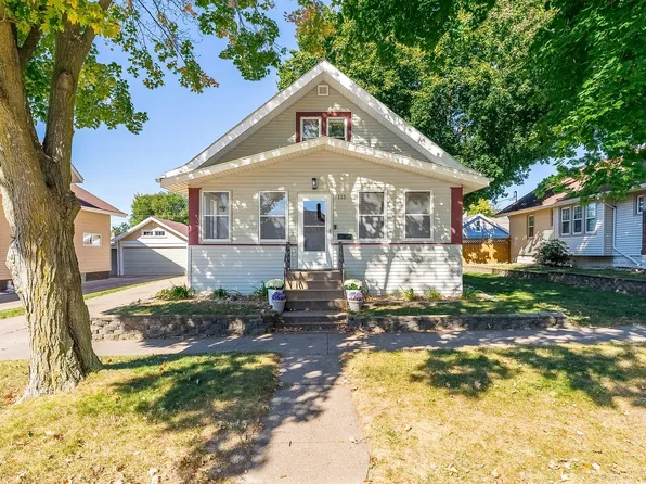 115 Magnolia St, Muscatine, IA 52761