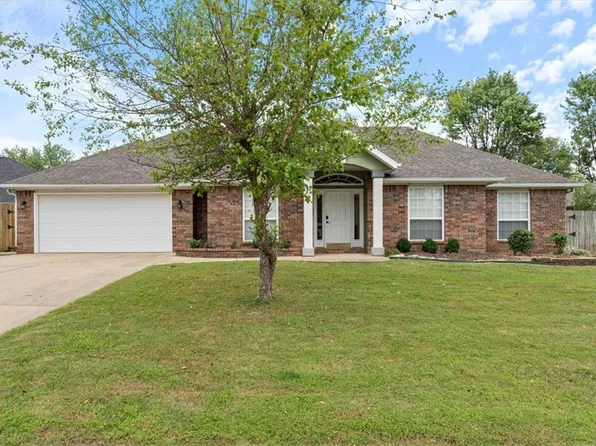 1304 Hunter Rdg, Siloam Springs, AR 72761