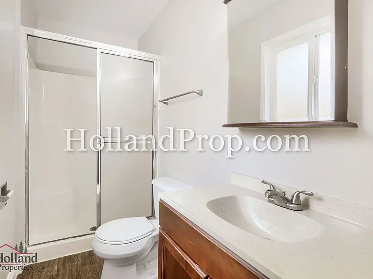 1974 NE Barberry Dr — Photo 15