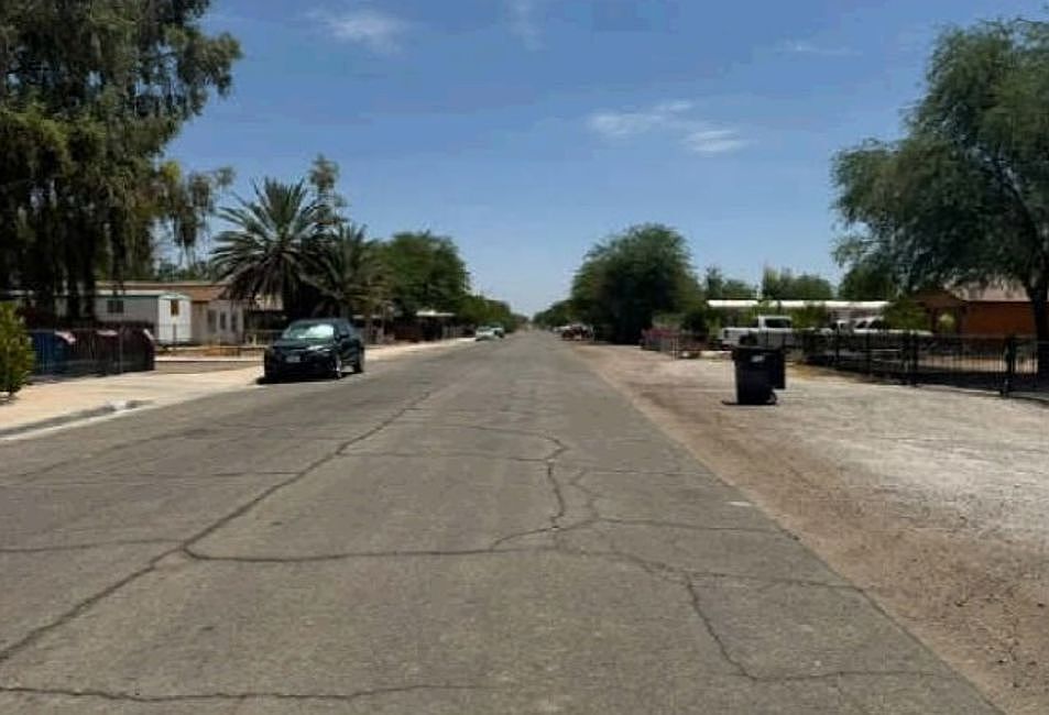 Exterior Neighborhood (street photo)
