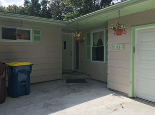 709 Mohawk Dr, Angola, IN 46703