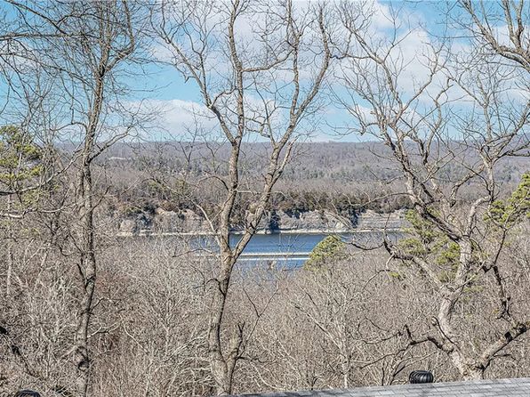 8004 Pine Ln, Rogers, AR 72756