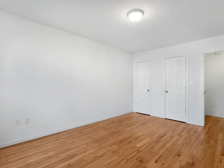 28-38 50th St #2 — Photo 3