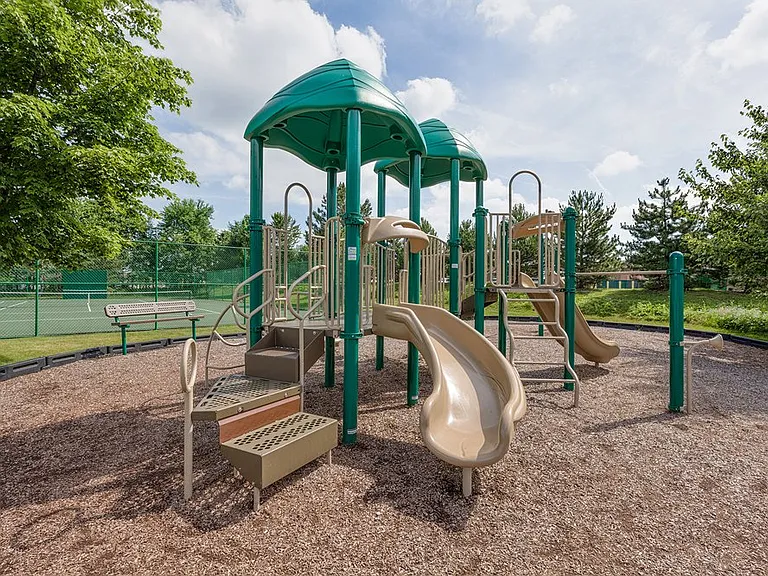 Hunters Hollow Apartments — Photo 21