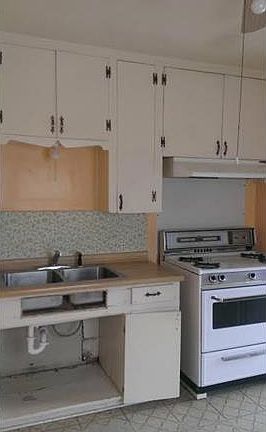3rd image of 104 Landon Way