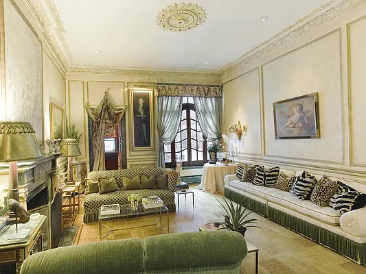 Sold by Sotheby's International Realty | media 9