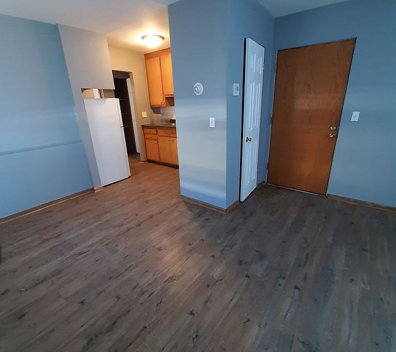 1st image of 4927 University Ave NE #492702