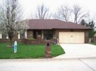 4902 Mockingbird Ln, Saint Joseph, MO 64506