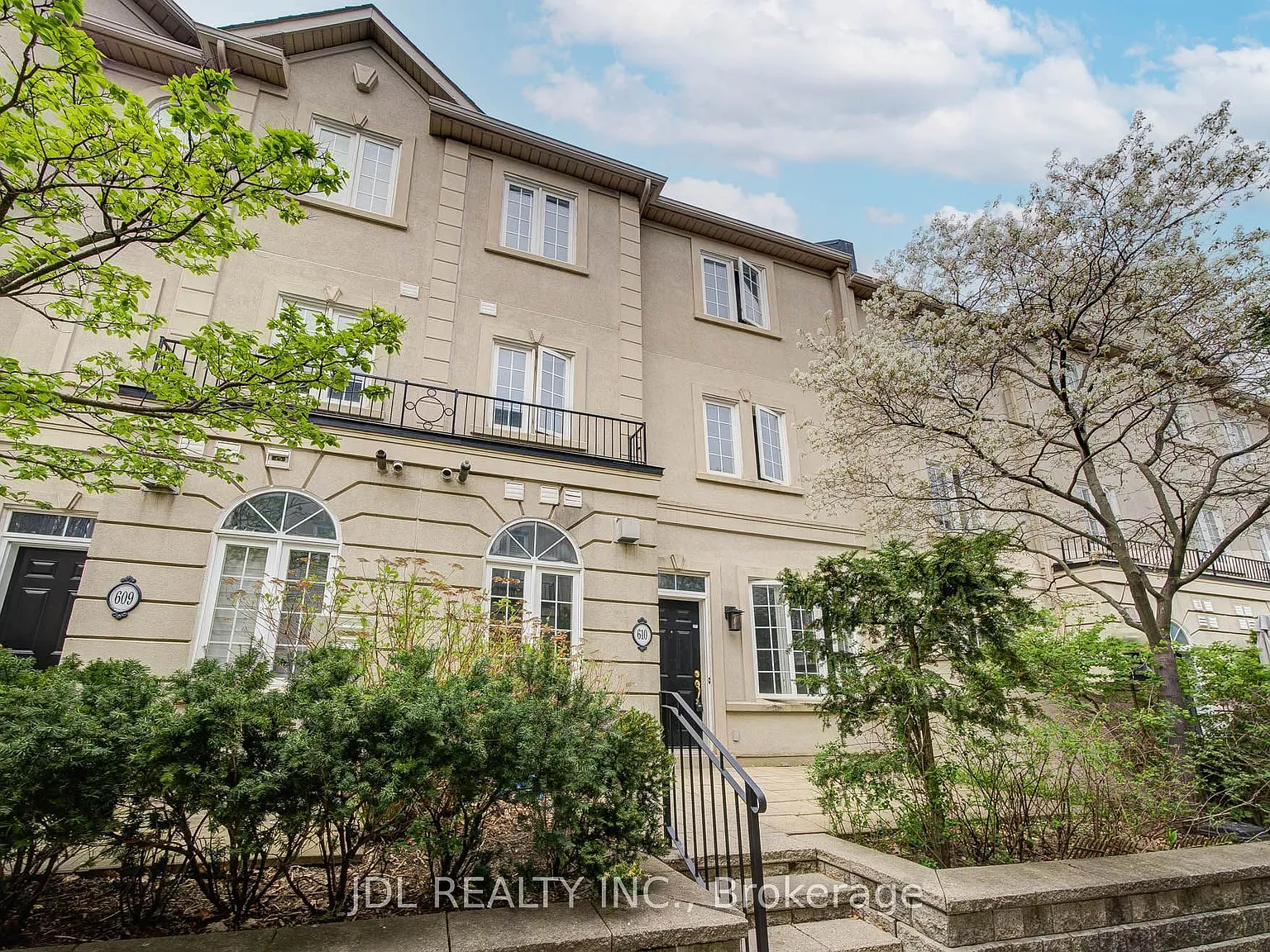 4 bed, $4,200 — Photo 2