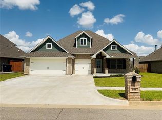 808 Chisholm Trails Dr, Yukon, OK 73099