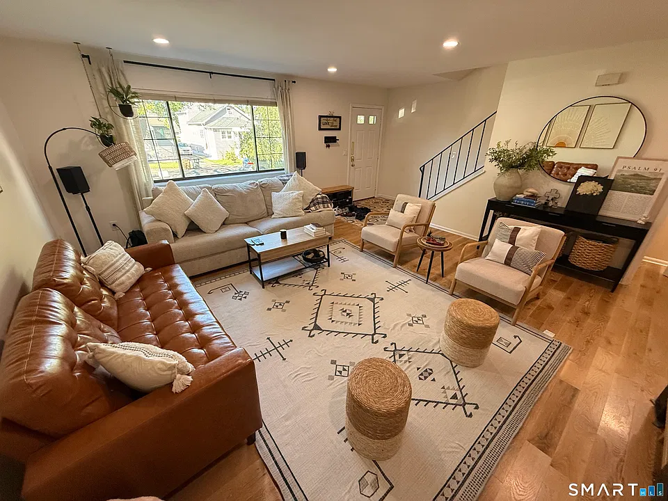 101 Givens Ave #2