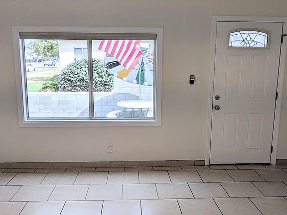 4th image of 1544 Marine Ave