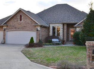 3212 E Shady Glen St, Springfield, MO 65804