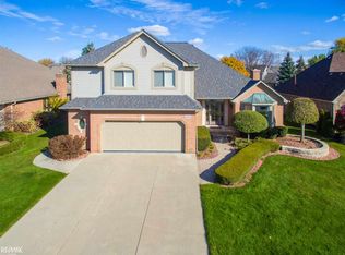 47130 Burning Tree Ln, Macomb, MI 48044