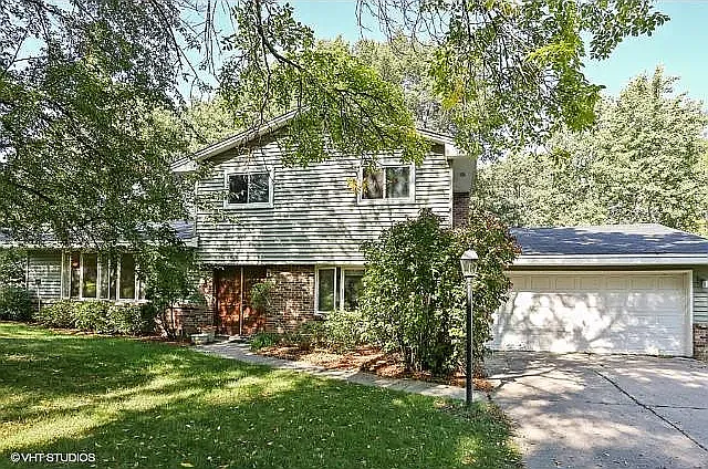 2416 Queens Dr — Photo 6