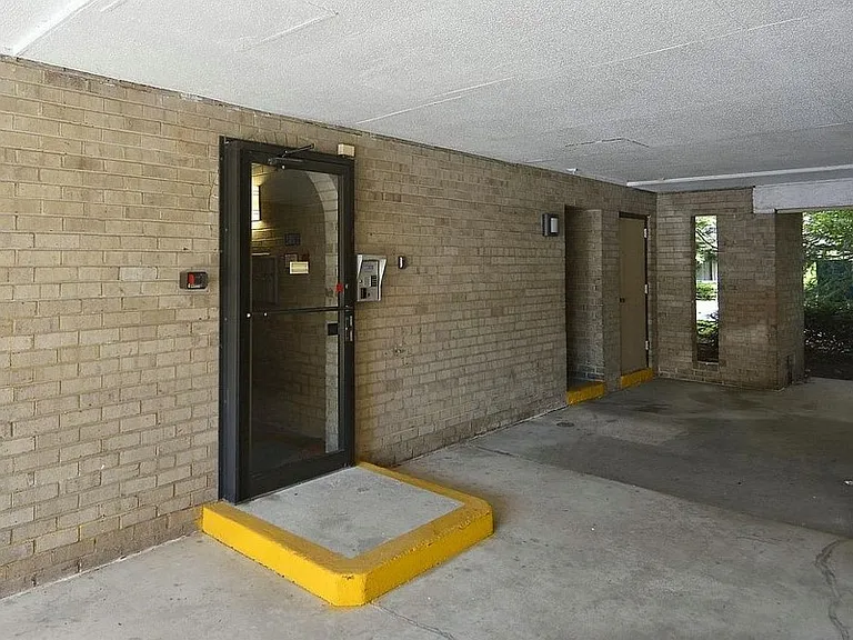 10 Monroe St #302 — Photo 18